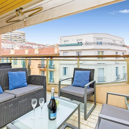 Апартаменты Le Charme Yourhosthelper *