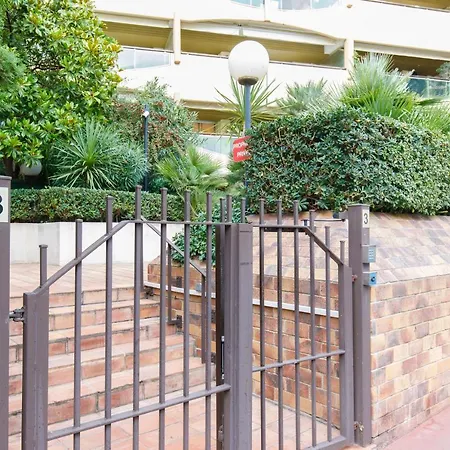 Le Charme Yourhosthelper *