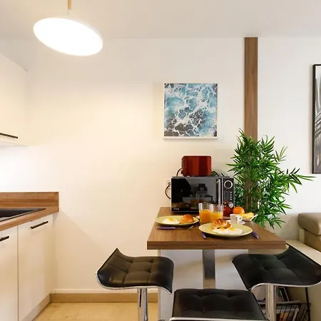 Le Charme Yourhosthelper