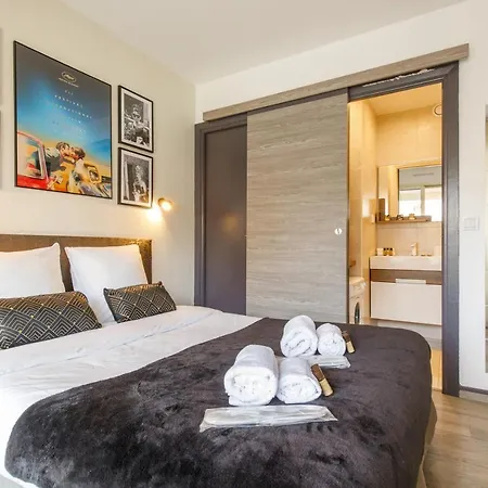 Le Charme Yourhosthelper